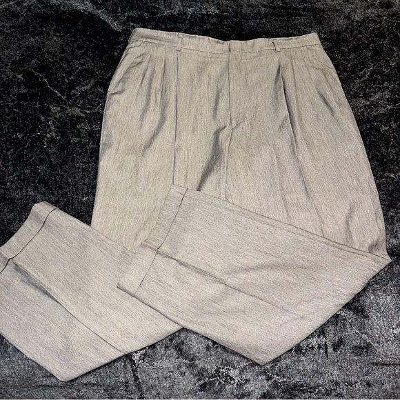 Haggar Men’s Pleated Slacks - Picture 1 of 3